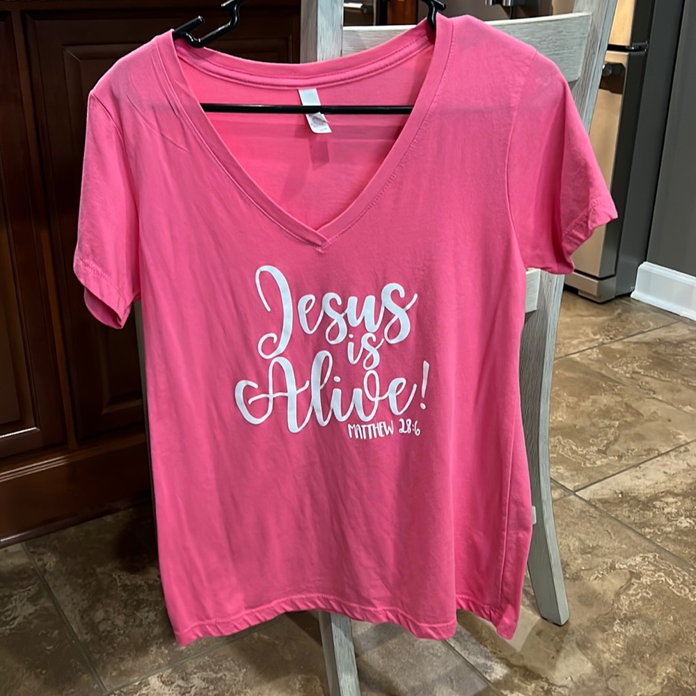Size extra-large, pink, V-neck T-shirt